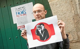 Un des riveraisn de l'association qui appelle à la publication de photos de dealers sur Facebook