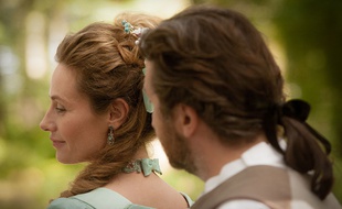 Cécile de France et Edouard Baer dans Mademoiselle de Joncquières d'Emmanuel Mouret