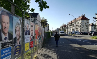 Dans le quartier du Neuhof, beaucoup de nouveaux votants sont venus en famille ou avec des amis.