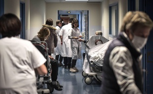 Images d archives à l'hôpital Francois Mitterand de Pau pendant une épidémie de grippe en janvier 2018.