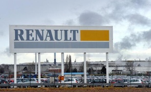 Renault a proposé mardi des départs anticipés à la retraite pour pénibilité à 3.000 salariés sur trois ans, un dispositif réclamé par les syndicats, mais qu'ils interprètent comme un dégraissage alors que la direction n'a pas encore annoncé d'embauches en parallèle.