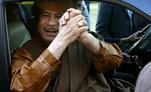 Mouammar Kadhafi, le 10 avril 2011, à Tripoli.
