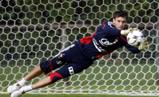 Le gardien de Lyon, Hugo Lloris, sous les couleurs de l'équipe de France, le 3 septembre 2008 à Clairefontaine.