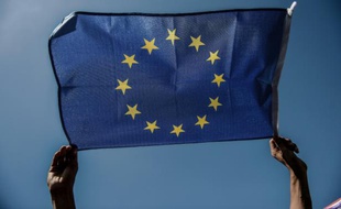 Le drapeau de l'Union européenne, le 19 septembre 2015, à Istanbul
