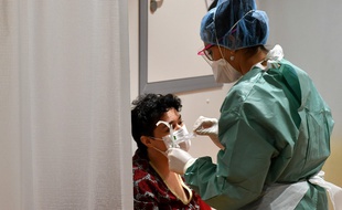 Une soignante à l'hôpital Pellegrin à Bordeaux (image d'illustration).