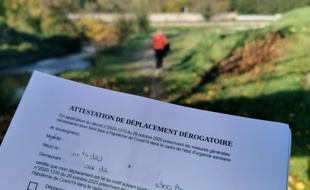 Illustration d'une attestation de déplacement dérogatoire. .