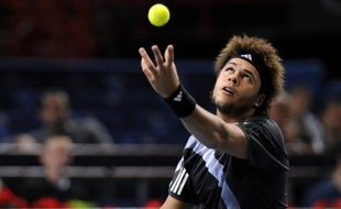 Le tennisman français Jo-Wilfried Tsonga, lors de sa victoire face à Albert Montanes, le 10 novembre 2009 à Bercy.