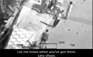 Capture d'écran de la vidéo diffusée par le site Wikileaks montrant un raid d'un hélicoptère de l'armée américaine.