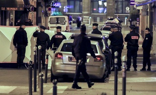 Samedi 12 mai 2018, un homme a perpétré une attaque djihadiste au couteau à Paris. Le terroriste a fait un mort et quatre blessés avant d'être abattu.