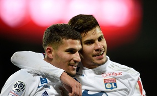 Houssem Aouar et Bruno Guimaraes impressionnent déjà par leur entente technique.