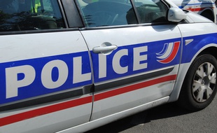 Illustration d'une voiture de police.