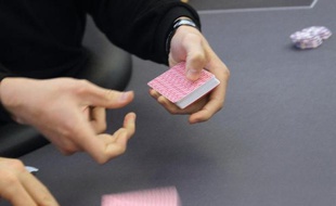 Une table de poker (Illustration)