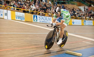 Quentin Lafargue lors des championnats de France au vélodrome de Bordeaux-Lac en juin 2012.