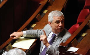 Le socialiste Claude Bartolone lors des questions aux gouvernement à l'Assemblée, le 15 juin 2010.