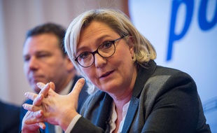 Marine Le Pen à Romorantin-Lanthenayle 18 novembre 2017.