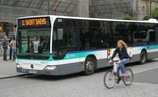 Les dégradations sur le bus s'élèvent à près de 800 euros.