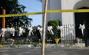 Le 19 juin 2015, devant l'église de Charleston où s'est déroulée la tuerie. Chip Somodevilla/Getty Images/AFP