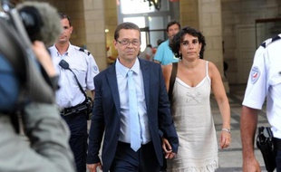 L'ancien urgentiste Nicolas Bonnemaison et son épouse au tribunal de Pau le 12 juin 2014