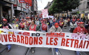 Manifestation contre le nouveau régime des retraites. Le 23 05 2008