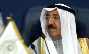 L'émir du Koweït Sabah al-Ahmad Al-Sabah lors d'un sommet de la Ligue Arabe à Kuwait City le 26 mars 2014.