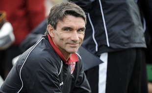 L'entraîneur dijonnais Patrice carteron lors d'un match de préparation contre Sochaux, le 9 juillet.