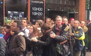 La sortie des manifestants de la Fnac Wilson à Toulouse.