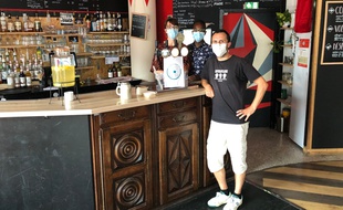 Tristan Crosnier, gérant du bar Pioche à Nantes, opposé au pass sanitaire.