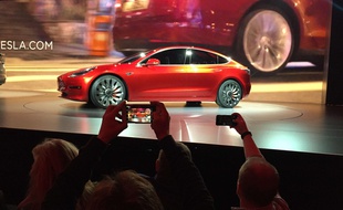 La Model 3 de Tesla, présentée le 31 mars 2016 aux Etats-Unis.