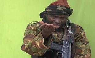 Capture d'écran d'une vidéo envoyée à l'AFP par Boko Haram mettant en scène son chef, Abubakar Shekau.