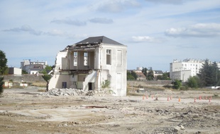 La démolition complète de ce bâtiment aura lieu une fois les fouilles archéologiques finies