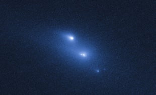 Prise par le téléscope, une photo de l'astéroïde P/2013 R3, en train de se disloquer, le 29
octobre 2013.