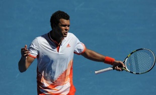 Jo-Wilfried Tsonga et Richard Gasquet, les deux derniers français en lice, ont quitté sur un goût d'inachevé l'Open d'Australie, sans pouvoir accompagner en quarts de finale Andy Murray et Novak Djokovic, lequel a peiné pour la première fois, face à Lleyton Hewitt, lundi à Melbourne.