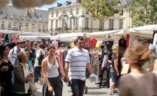 Illustration de foule ici à la braderie de Rennes.