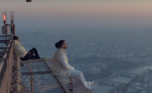 NOS et Ademo trônent au sommet de la Tour Eiffel dans le clip de «Au DD»