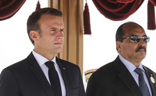 Les présidents français et mauritanien, Emmanuel Macron et Mohamed Ould Abdel Aziz, le 2 juillet 2018 en Mauritanie.