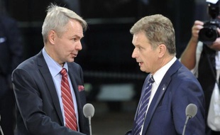 Les Finlandais ont voté massivement pour les candidats pro-européens dimanche lors du premier tour de l'élection présidentielle au terme duquel le grand favori conservateur Sauli Niinistö devance l'écologiste Pekka Haavisto, selon les résultats officiels.