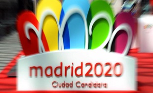 Ployant sous une lourde dette dans une Espagne enfoncée dans la crise depuis cinq ans, Madrid a parié sur une candidature austère pour les JO d'été de 2020, espérant ainsi séduire le CIO qui doit se décider samedi à Buenos Aires.