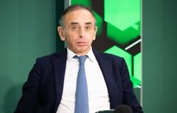 Comme LFI, Zemmour prône la démission de Macron face à la crise politique