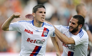 Jérémy Pied, ici en septembre 2010, a pu disputer 40 matchs de Ligue 1 avec l'OL entre 2010 et 2012, notamment aux côtés de Lisandro Lopez.