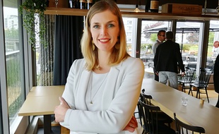 Carole Gandon au restaurant rennais Le Mabilay, le 10 mai, lors de la venue de Nathalie Loiseau pour les européennes.