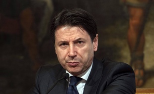 Giuseppe Conte lors d'une conférence de presse à Rome.