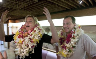 Marine Le Pen s'est vivement opposée vendredi à Tahiti à l'indépendance de la Polynésie française, alors que la campagne électorale pour le renouvellement de l'assemblée locale les 21 avril et 5 mai y bat son plein.