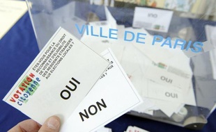 Les associations qui défendent le droit de vote des étrangers non communautaires aux élections locales enjoignent le ministre de l'Intérieur Manuel Valls, qui souhaite "ne pas se précipiter", à mettre en place cette mesure avant les élections locales de 2014.