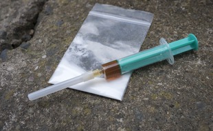 Une seringue d'héroïne, drogue. (Illustration).