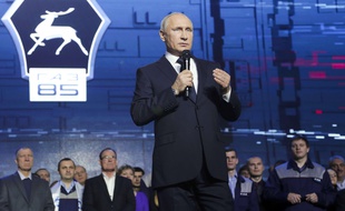 Vladimir Poutine lors d'un discours devant les ouvriers de GAZ factory, àNizny Novgorod, le 6 décembre 2017.