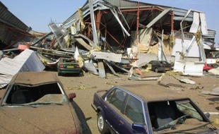 Le 21 septembre 2001, l'explosion de l'usine AZF de Toulouse a laissé un paysage de désolation...