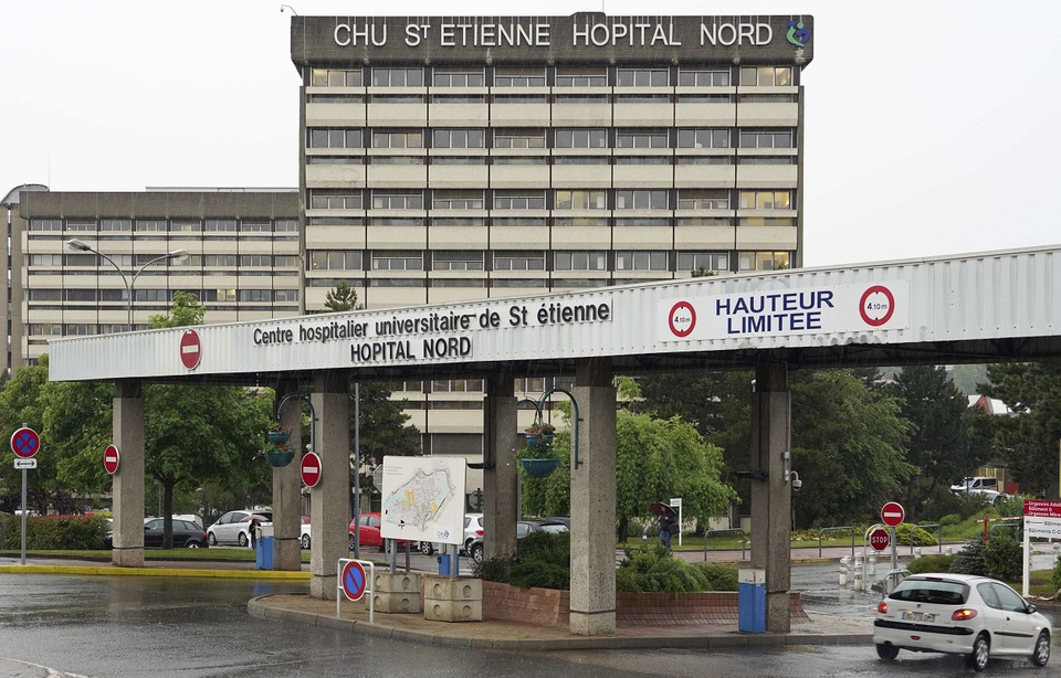 SaintEtienne Le CHU refuse de réintégrer deux cantinières non vaccinées malgré un jugement SaintEtienne Le CHU refuse de réintégrer deux cantinières non vaccinées malgré un jugement