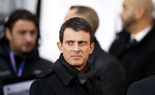 Manuel Valls lors du match PSG-Troyes au Parc des Princes, le 28 novembre 2015.