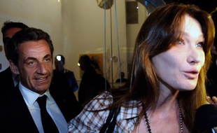 Nicolas Sarkozy et Carla Bruni-Sarkozy quitte le théâtre national Habima de Tel-Aviv (Israel) le 25 mai 2014