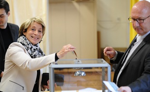 La maire LR de Montauban, Brigitte Barèges, lors des élections départementales de 2015.